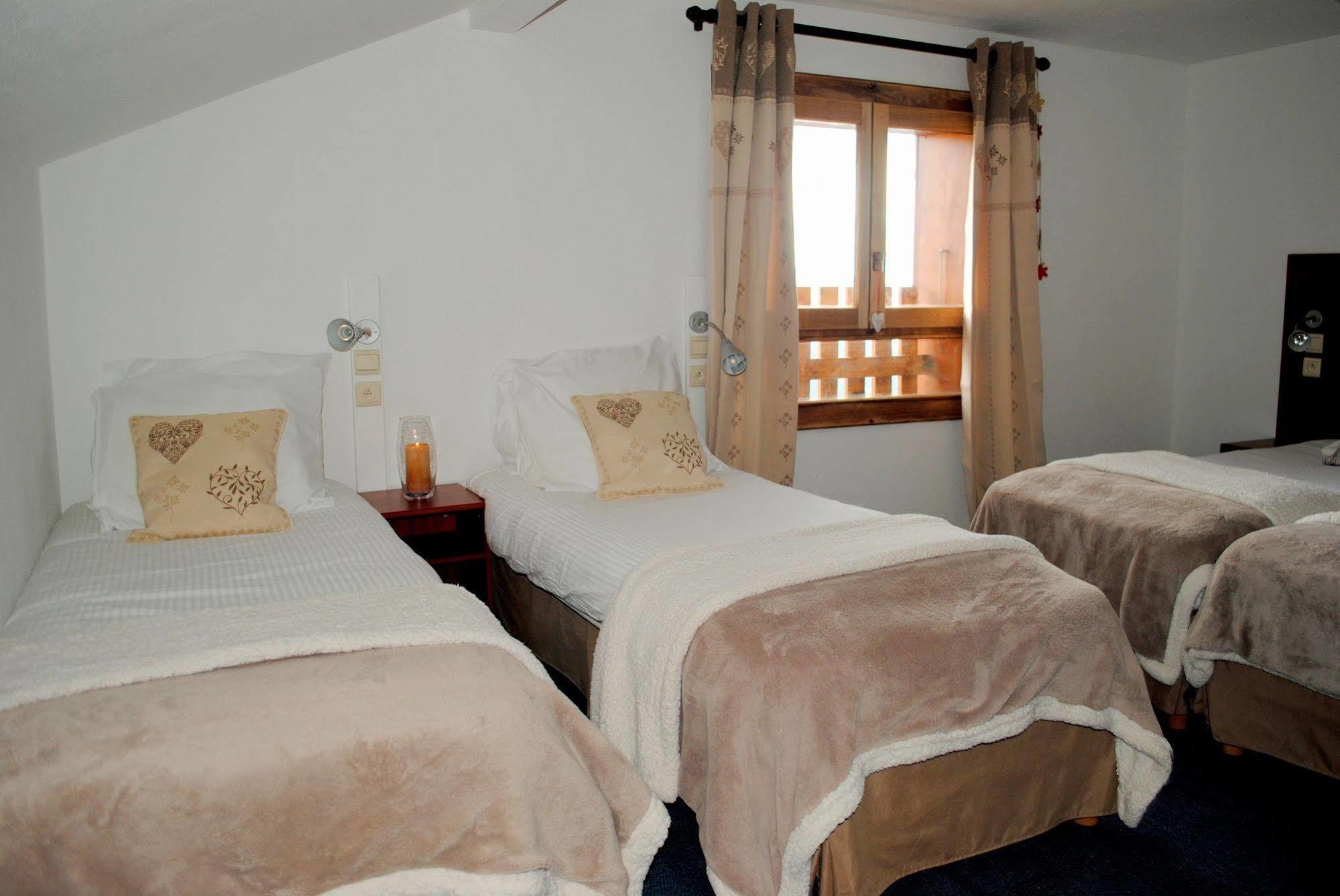 L'Escale Hotel Chatel Exterior photo
